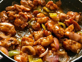 ক্যাপসিকামসহ মুরগি 🫑